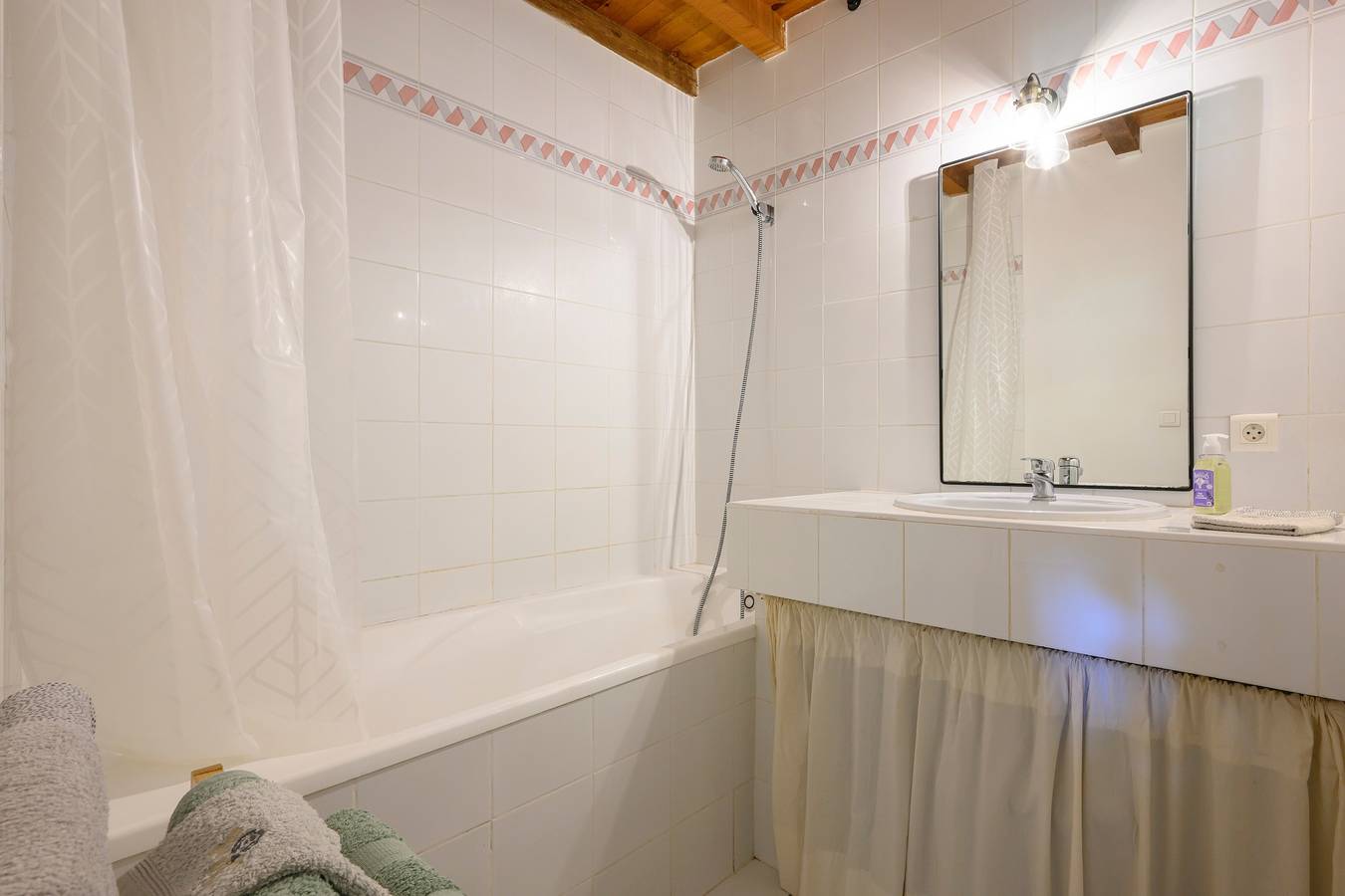 Apartamento entero, Le Refuge de Sauveterre - Appt proche d'Avignon in Sauveterre, Region de Nimes