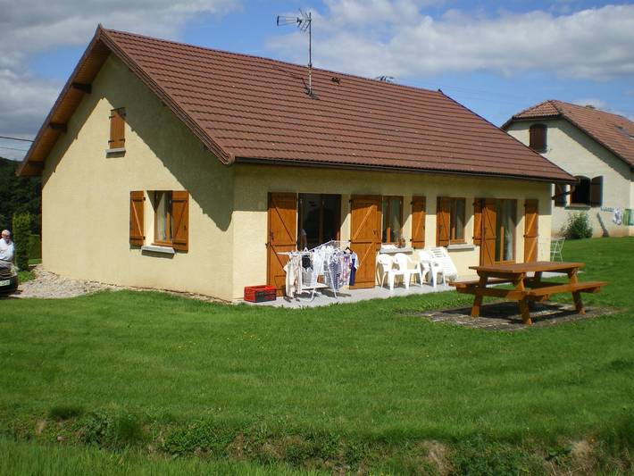 Gîte pour 3 personnes, avec terrasse et jardin, animaux acceptés