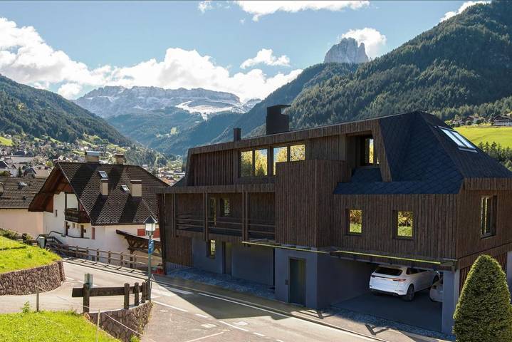 Baita per 12 persone, con panorama e giardino a Ortisei