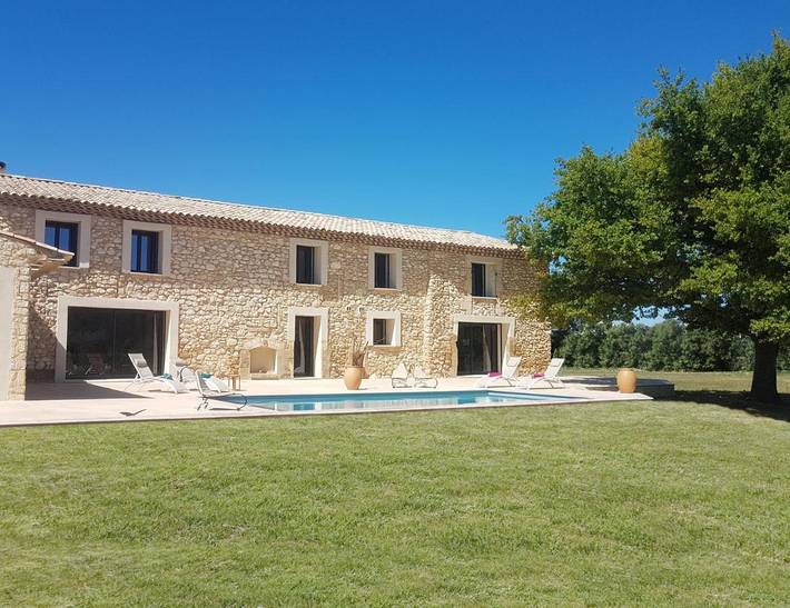 Chambre d’hôte pour 2 personnes, avec Terrasse et Jardin ainsi que Piscine et Vue