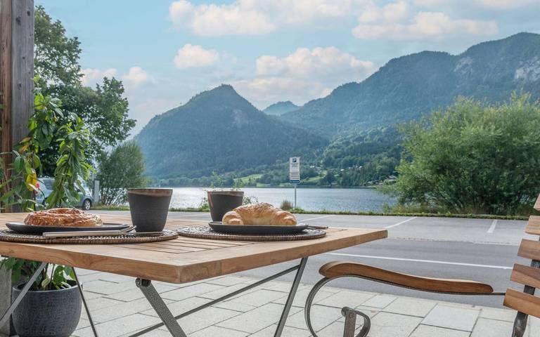 Ferienwohnung für 6 Personen, mit Terrasse und Sauna sowie Seeblick und Ausblick in Grundlsee