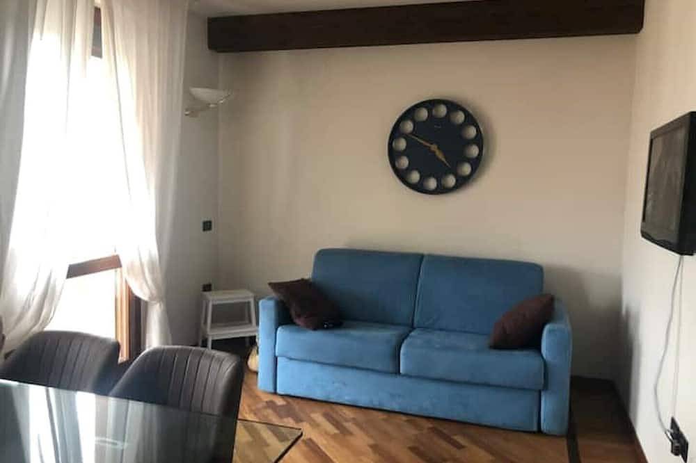 Apartment directly by the lake in Colombare, Sirmione