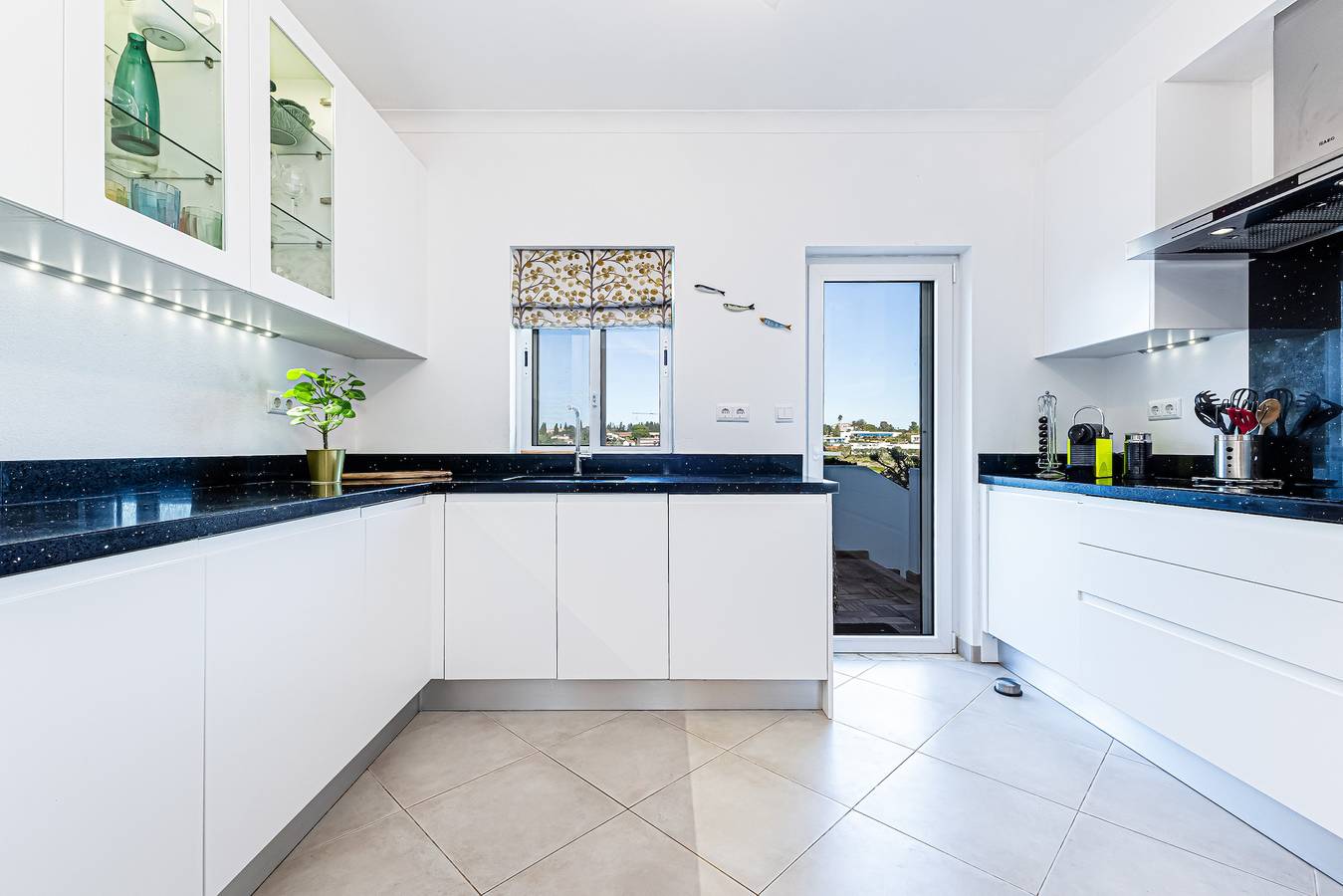 Roque House 3 Bedroom Sea Front in Lagos, Faro Distrikt