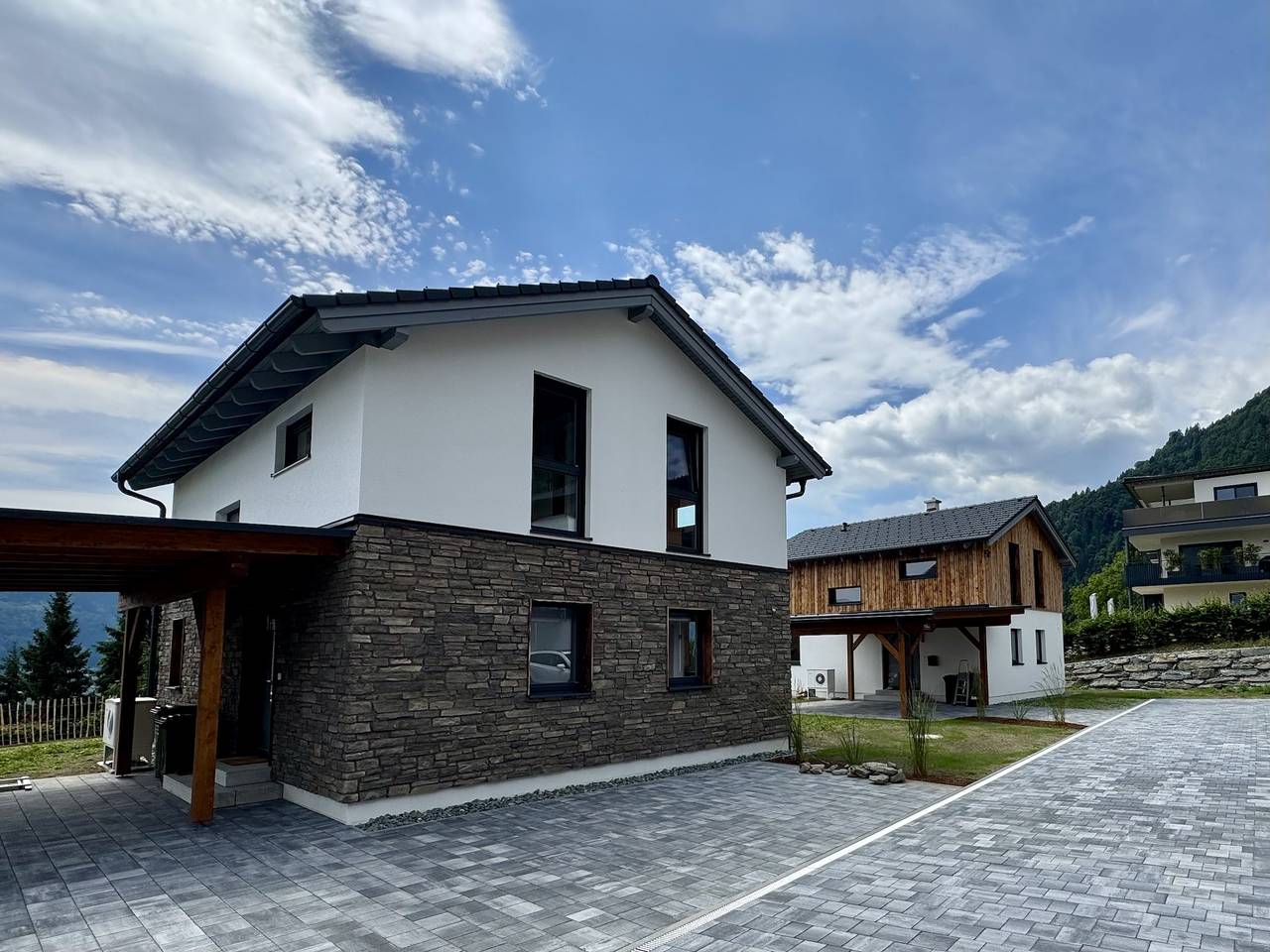 Ferienhaus 'Steinrose' mit Seeblick, privater Terrasse und Wlan in Bodensdorf, Gerlitzen