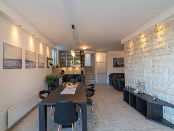 Holiday Home Lea - Three Bedroom Holiday Home with Terrace and Sea View in Maslinica, Solta