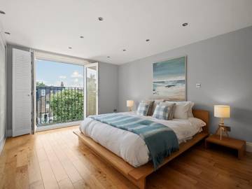 Vacation Rental for 6 Guests in Kingston upon Thames, London, Picture 3