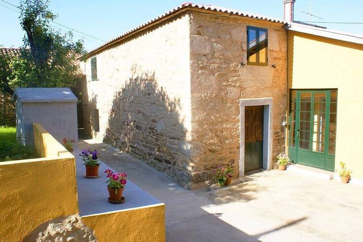 Gîte pour 8 personnes, avec terrasse et jardin - 1