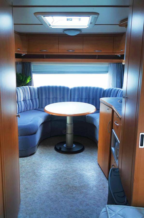 Camping pour 4 personnes, avec terrasse ainsi que vue et vue sur le lac en Suisse - 3