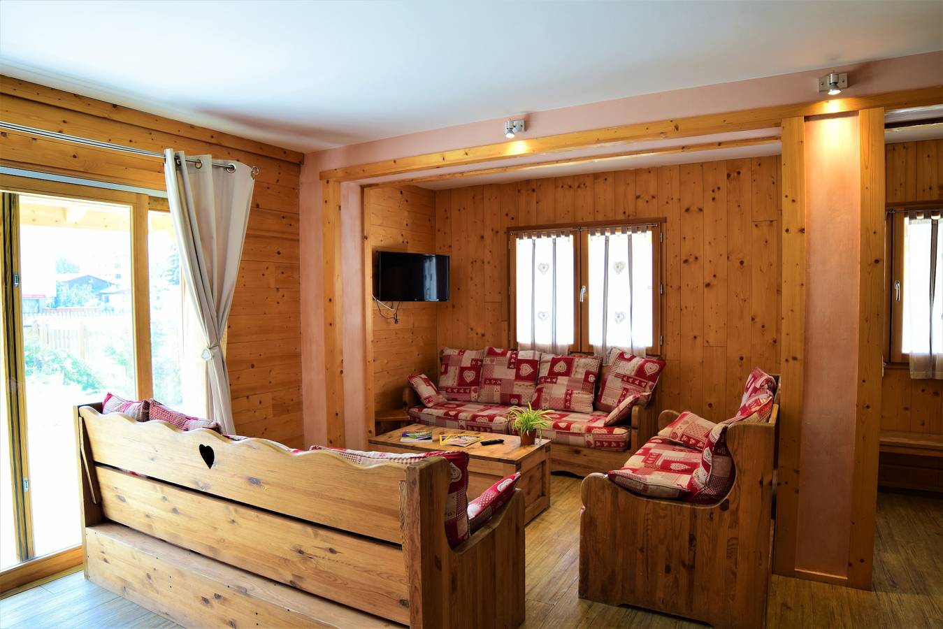 Appartement entier, Appartement « Le Chamois » avec jardin partagé et Wi-Fi in Mont-de-Lans, Les Deux Alpes