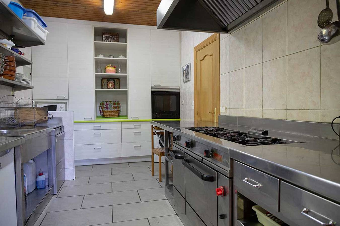 Großes Haus mit Bergblick in Gaindola in Luzaide, Navarra Provinz