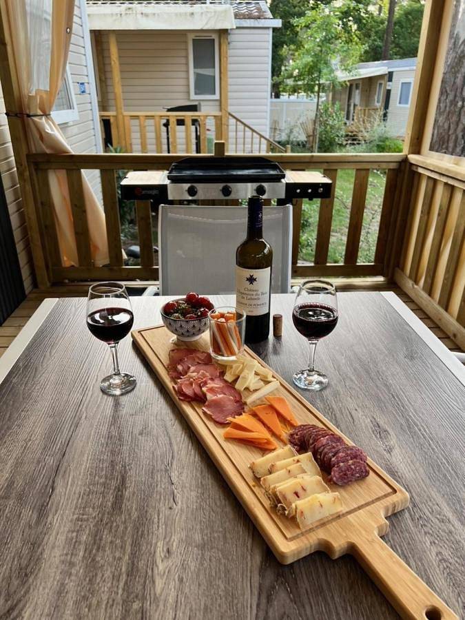 Camping pour 8 personnes, avec sauna et terrasse ainsi que vue et piscine à Lège-Cap-Ferret - 2