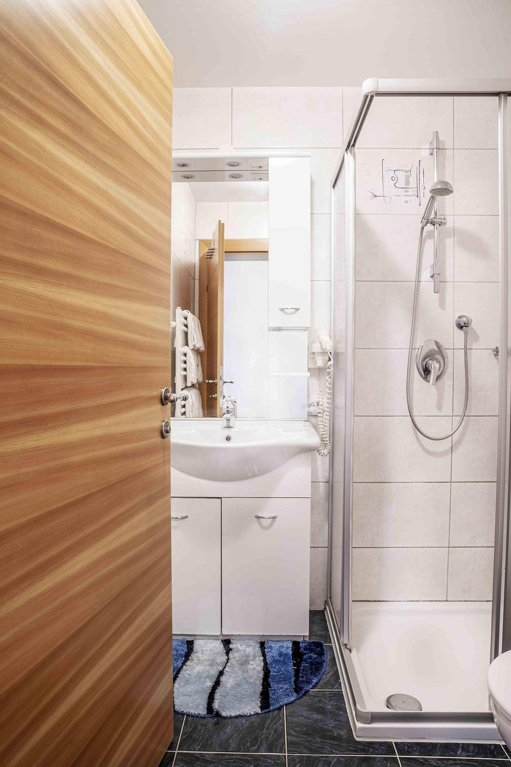 Ganze Ferienwohnung, Appartement Arnika in Stubaier Alpen, Längenfeld