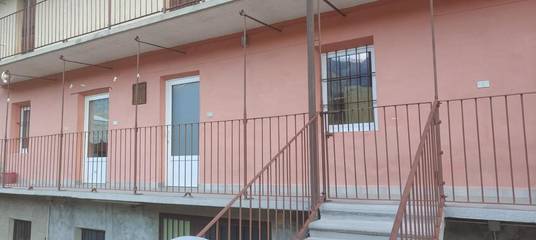 Gîte pour 4 personnes, avec vue et balcon à Suse