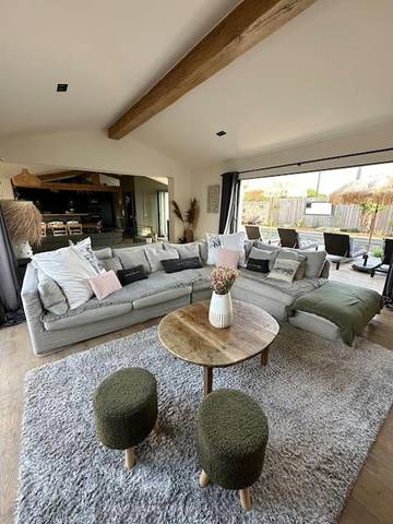 Gîte pour 8 personnes, avec jacuzzi ainsi que terrasse et piscine dans Plage Du Gros Jonc Le Bois Plage En Re
