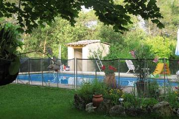 Location de vacances pour 10 personnes, avec jardin et terrasse, animaux acceptés à Auriol