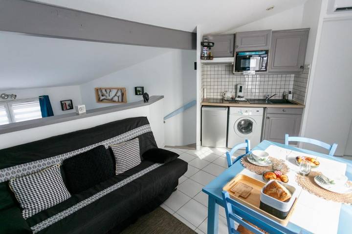 Location de vacances pour 2 personnes, avec terrasse et vue dans Plage des Nonnes - 2