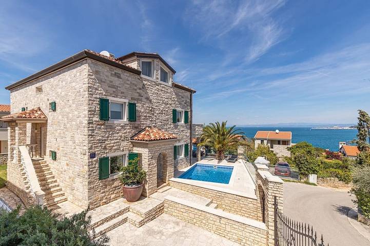 Villa für 6 Personen, mit Balkon und Garten in Umag