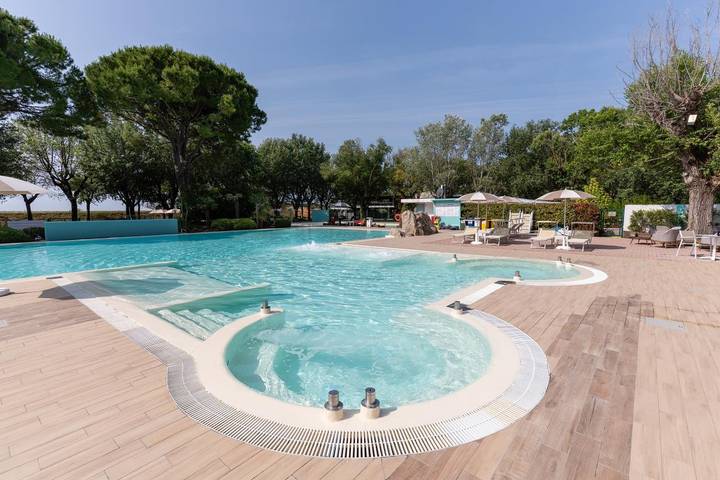 Holiday home for 4 people, with pool, with pets - 1