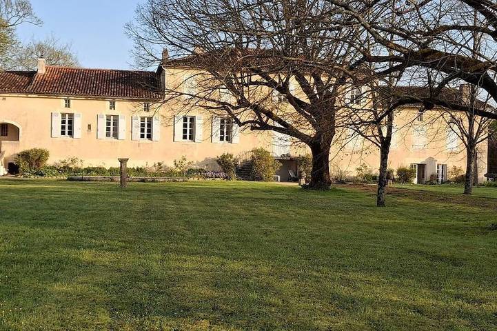 Location de vacances pour 10 personnes à Les Églises-d'Argenteuil