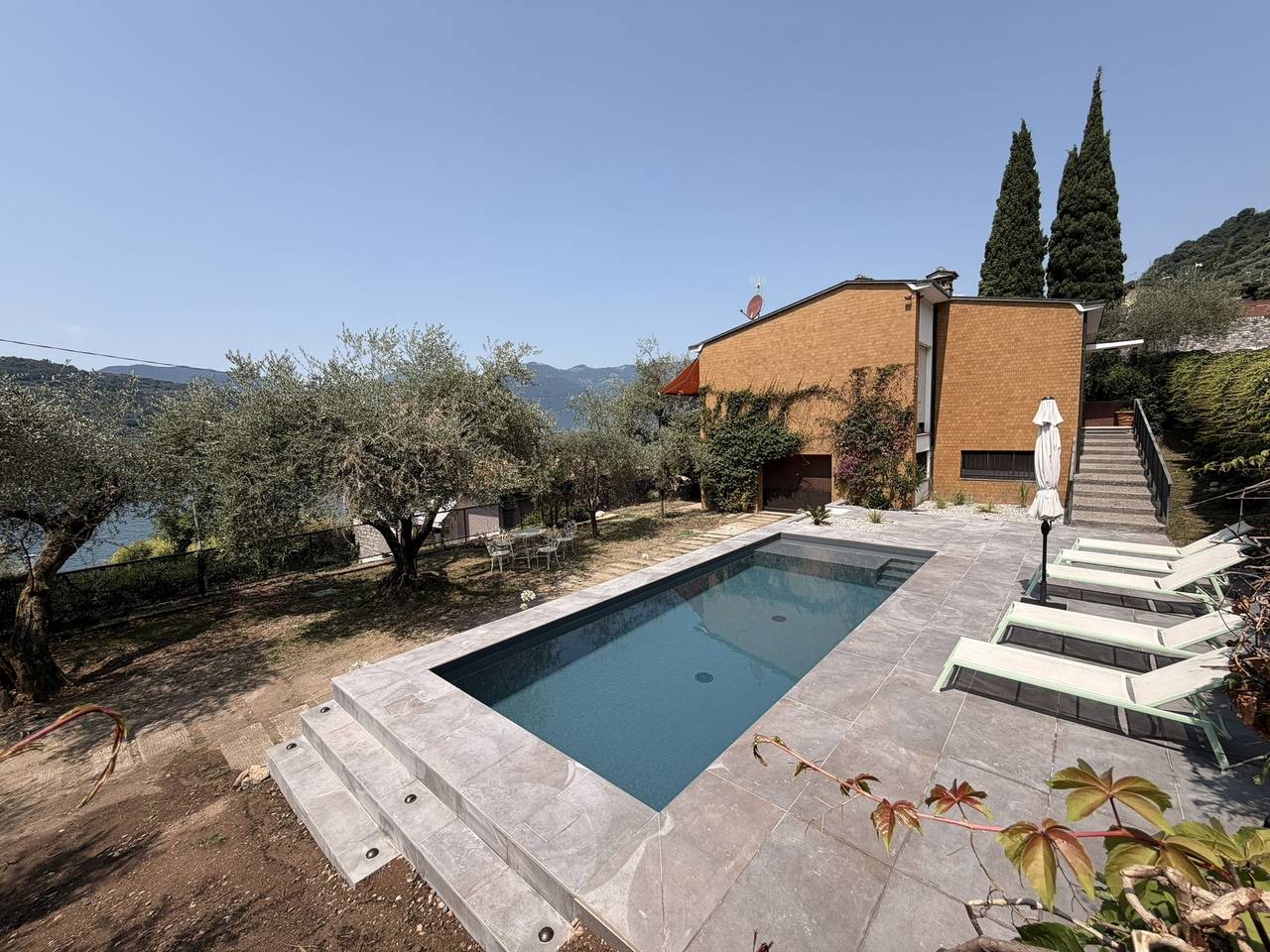 Villa Olivella in Sale Marasino, Catena Bresciana Occidentale