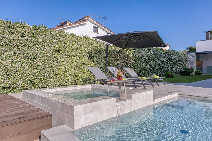 Ferienhaus für 8 Personen, mit Balkon/Terrasse und Garten sowie Pool in Porec und Umgebung - 4
