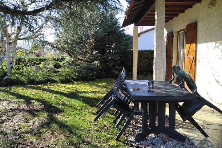 Maison de vacances pour 4 personnes, avec Terrasse ainsi que Jardin et Piscine