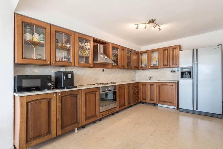 Ferienhaus für 13 Personen, mit Garten und Pool sowie Ausblick, mit Haustier in Bulgarien - 4