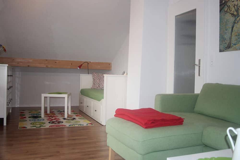 Ganze Wohnung, Ferienwohnung Topaz, 60qm, 1 Schlafzimmer, max. 3 Personen in Kippenhausen, Immenstaad am Bodensee