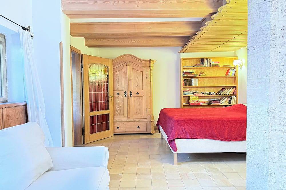 Für Sie allein: Tegernseer Landhaus mit Berg/Seeblick auf 2800m2 Grundstück in Bayerische Alpen