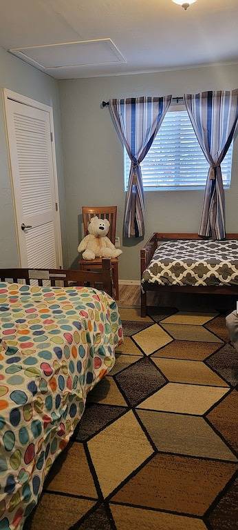 Schöne Hütte, umgeben von hohen Pinien in Pinetop Az. 3Br / 2Ba für bis zu 10 Personen in Navajo County