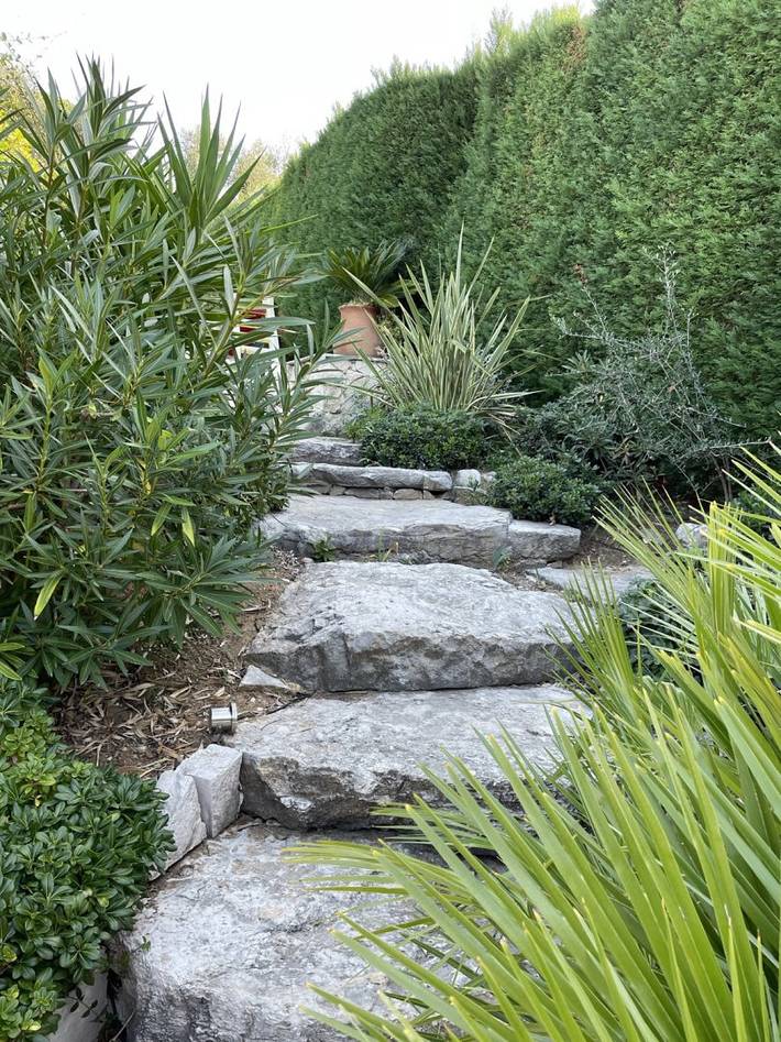 Gîte pour 3 personnes, avec jardin ainsi que piscine et terrasse dans les Alpes maritimes - 3