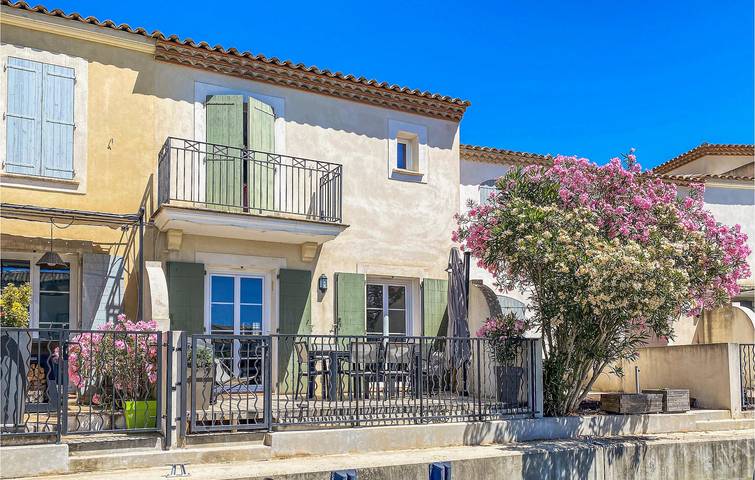 Location de vacances pour 6 personnes, avec terrasse à Aigues-Mortes - 2