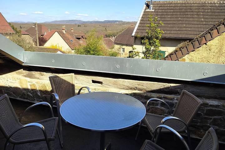 Gîte pour 4 personnes, avec terrasse à Saint-Lothain