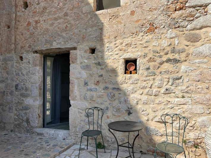 Gîte pour 2 personnes, avec Terrasse et Jardin dans Leonidion - 2