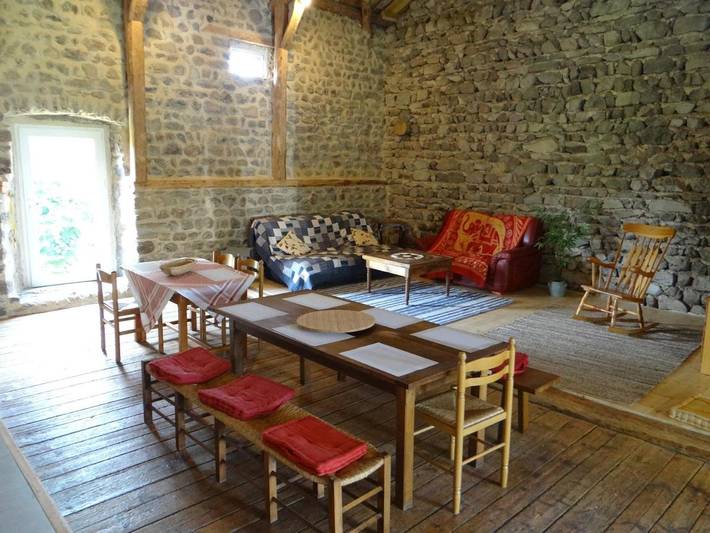Chambre d’hôte pour 14 personnes, avec jardin et terrasse à Saint-Martin-de-Fugères