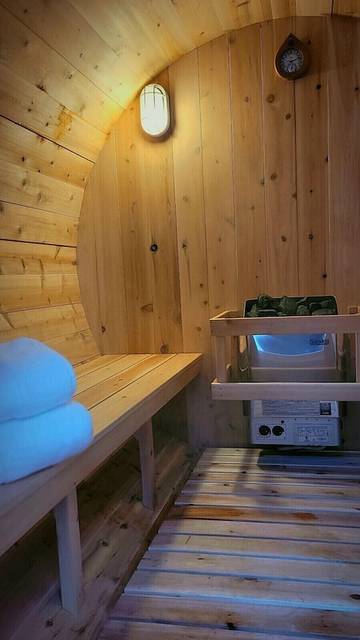 Chalet for 4 Guests in La Conception, Mont-Tremblant, Picture 2