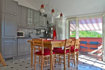 Location de vacances pour 9 personnes, avec jardin à Leivi