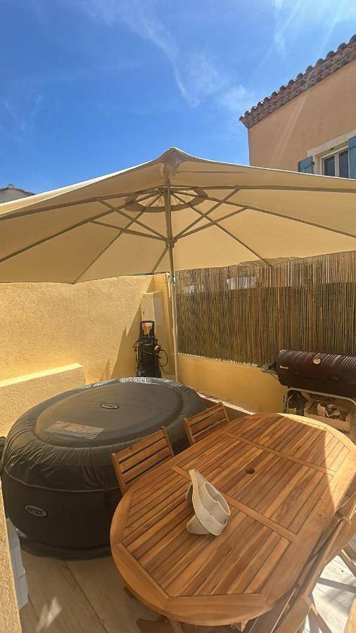 Gîte pour 2 personnes, avec jacuzzi et terrasse, animaux acceptés dans Port du Brusc - 3