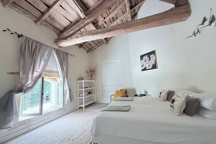 Location de vacances pour 7 personnes, avec piscine à Burie - 2