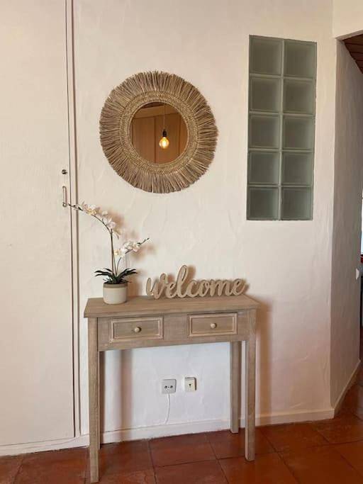 Apartamento inteiro, Two-Bedroom Apartment in Praia das Maçãs, Colares