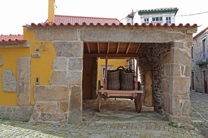 Apartamento estúdio para 4 pessoas, com Terraço e Jardim e ainda Vista em Miranda do Douro