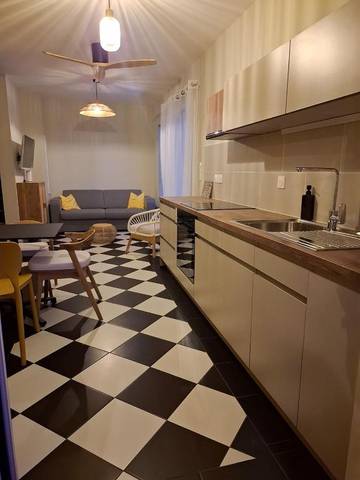 Location de vacances pour 6 personnes, avec piscine ainsi que vue et jardin dans Vincendo