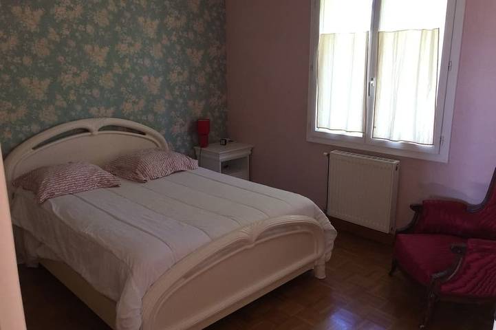 Location de vacances pour 8 personnes dans Saint-Cyr-sur-le-Rhône