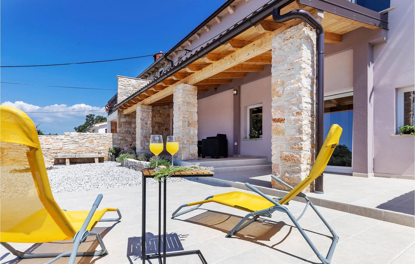 Gemütliche 2-Zimmer-Wohnung mit Terrasse, WLAN und Parkplatz in Marčana, Südküste Istrien