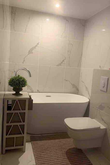 Three-Bedroom Villa in Lamorlaye, Oise