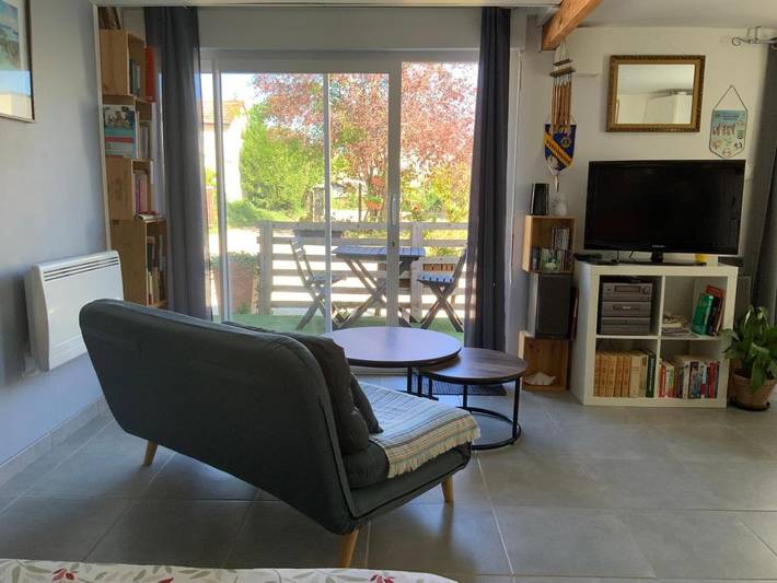 Gîte pour 2 personnes, avec terrasse ainsi que piscine et jardin à La Chaussée-Saint-Victor - 3