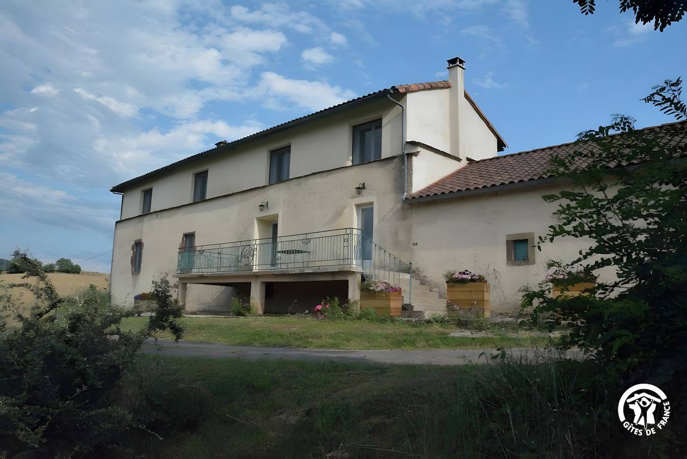 Maison de campagne « Le Mas De Jacquet » : vue montagne, terrasses privées, Wi-Fi in Saint-Izaire, Parc naturel régional des Grands Causses