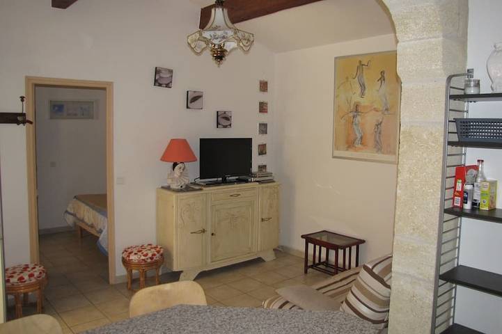 Gîte pour 4 personnes, avec terrasse ainsi que jardin et piscine à Galargues - 4