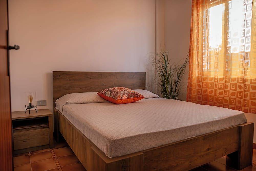 Appartamento intero, Star Apartment, Alcamo Marina, 3 bedrooms, swimming pool, view and fun... enjoy in Alcamo Marina, Alcamo