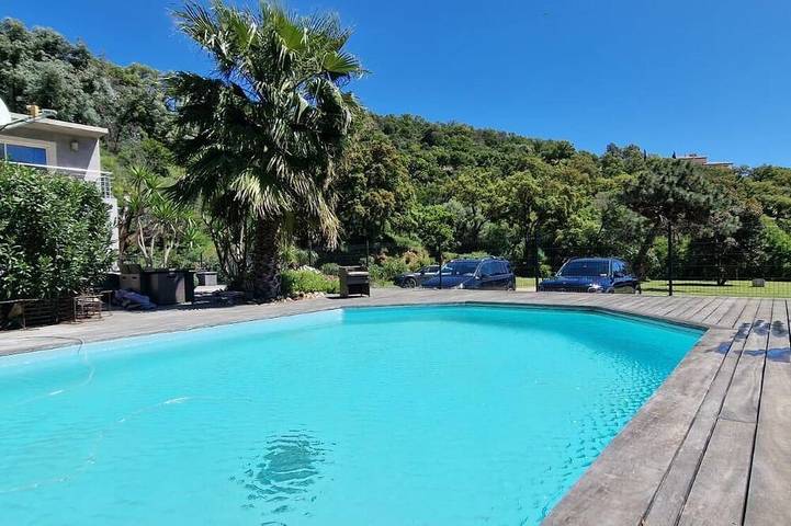 Villa pour 6 personnes, avec piscine dans Le Lavandou